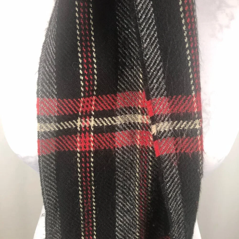 Black & Red Plaid Winter Scarf (Unisex)